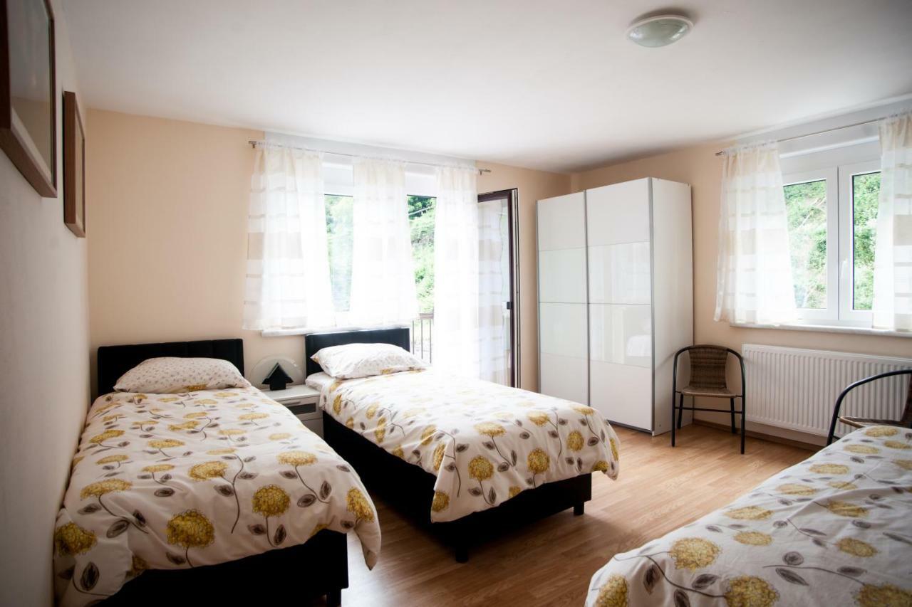 House Utrinek With Free Play Room, Jacuzzy And Garage Podbrdo Luaran gambar